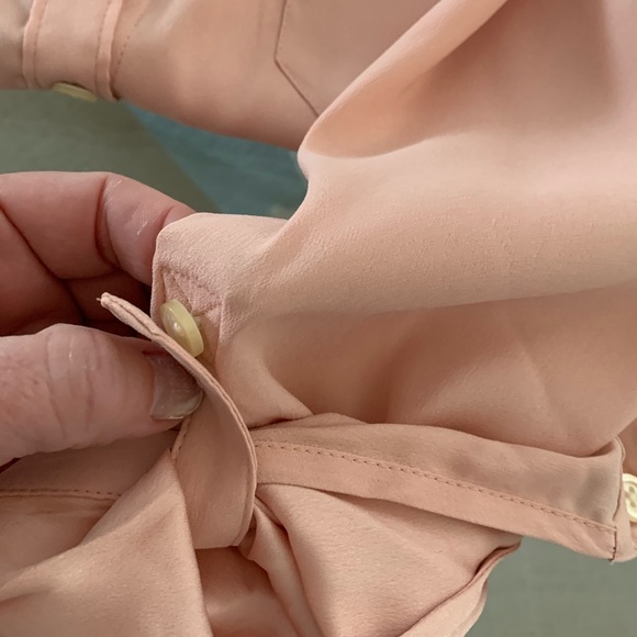 Ann Taylor Brand NWT Blush Long Sleeve Size Med - Picture 2 of 8